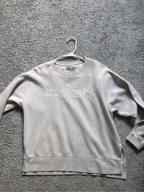 Bass Pro Shops Women's Cream Crewneck Sweatshirt with Embroidered Logo